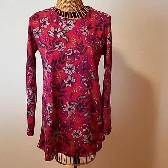 Isle Essentials tunic top - Picture 1 of 5